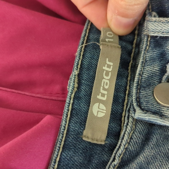 Tractr Fray Hem Shorts with Rainbow Embroidered Outseam Stretchy Girls Size 10 - Picture 3 of 5